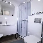 Downtown Chic And Cozy - Classic One Bedroom *