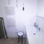 Downtown Chic And Cozy - Classic One Bedroom Апартаменты *