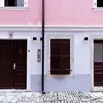 Downtown Chic And Cozy - Classic One Bedroom * Пиран