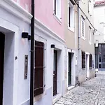 Downtown Chic And Cozy - Classic One Bedroom