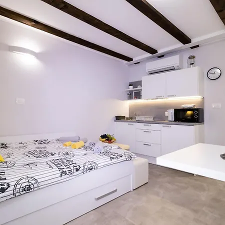 Downtown Chic And Cozy - Classic One Bedroom Appartamento