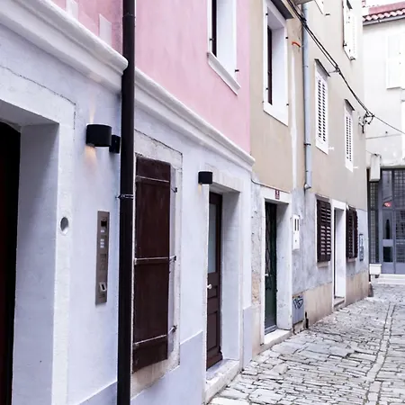 Downtown Chic And Cozy - Classic One Bedroom