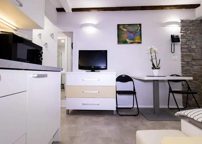 Apartman Downtown Chic And Cozy - Classic One Bedroom Piran