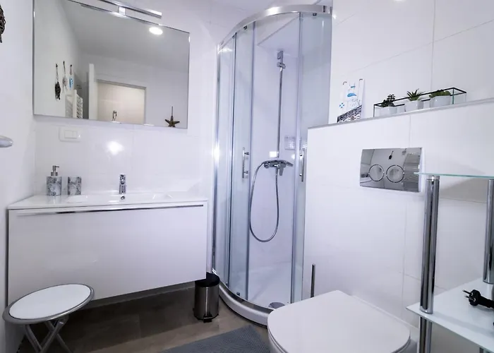 Downtown Chic And Cozy - Classic One Bedroom *