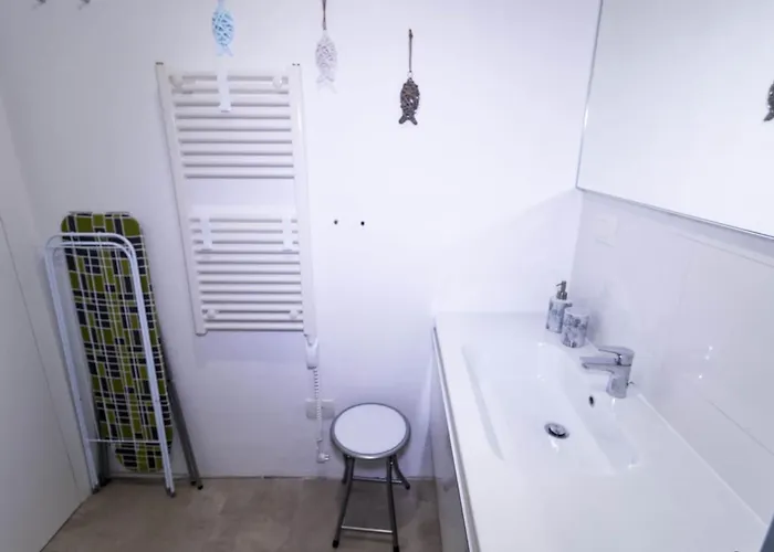 Downtown Chic And Cozy - Classic One Bedroom Apartman *