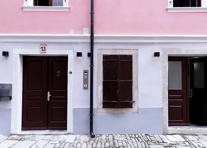 Downtown Chic And Cozy - Classic One Bedroom * Piran