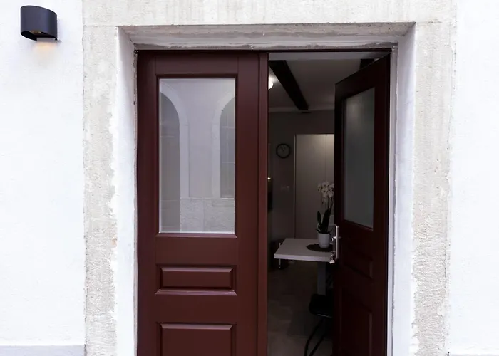 Downtown Chic And Cozy - Classic One Bedroom Appartement *